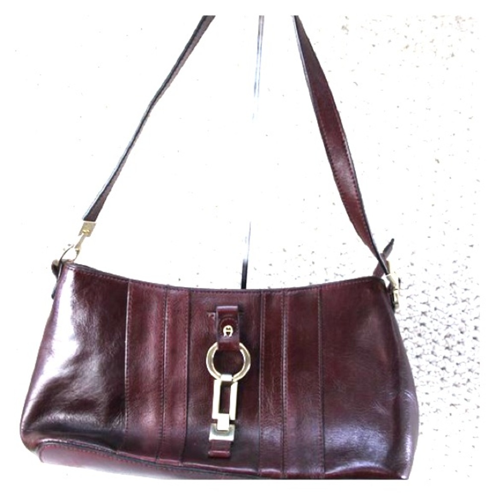Etienne Aigner burgundy Leather handbag